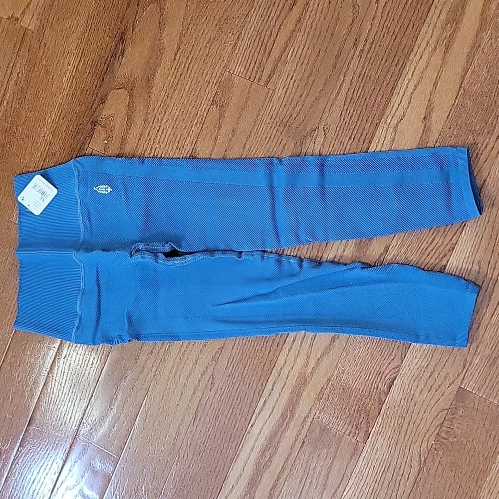 FP Movement by Free People Free Throw Leggings in Coastline sz XS